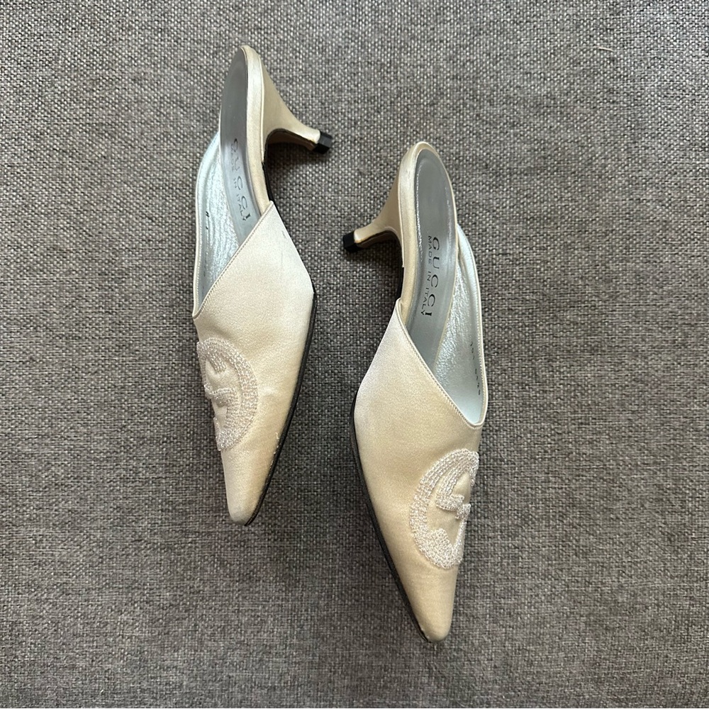 Rare vintage satin Gucci beaded mule heels - Picture 3 of 8